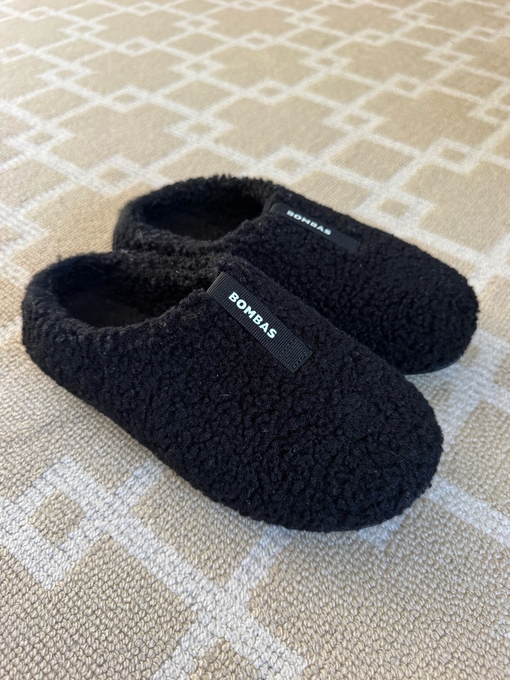 Bombas Sherpa Slippers Black Cozy Indoor Slip-On Shoes Women’s 5 - Picture 3 of 9